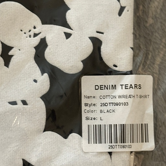 Denim TearsBlack T-Shirt with White Floral Print New - Picture 3 of 4